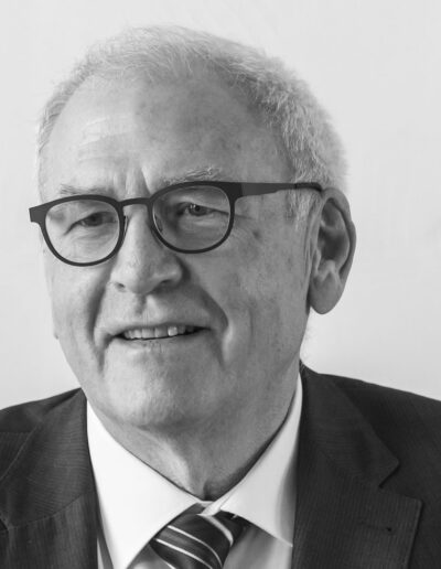 Dr. Michael Vesper
